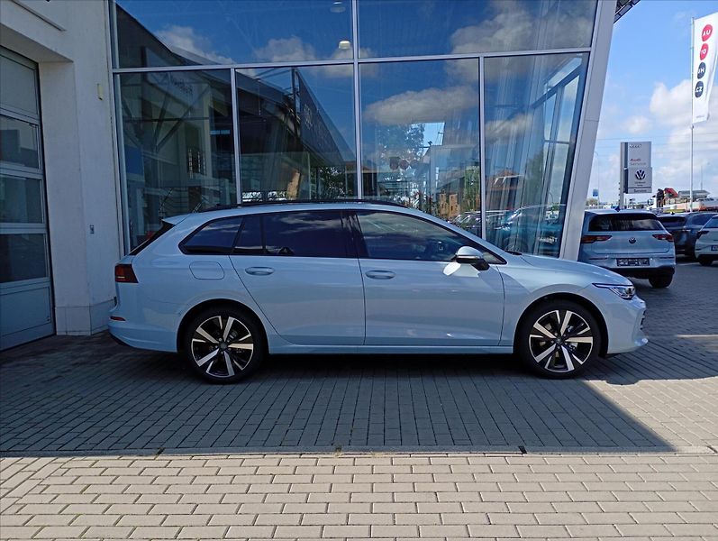 Volkswagen Golf Variant (2026) 1,5 eTSI 7DSG mHEV  People - fotka 4 z 17