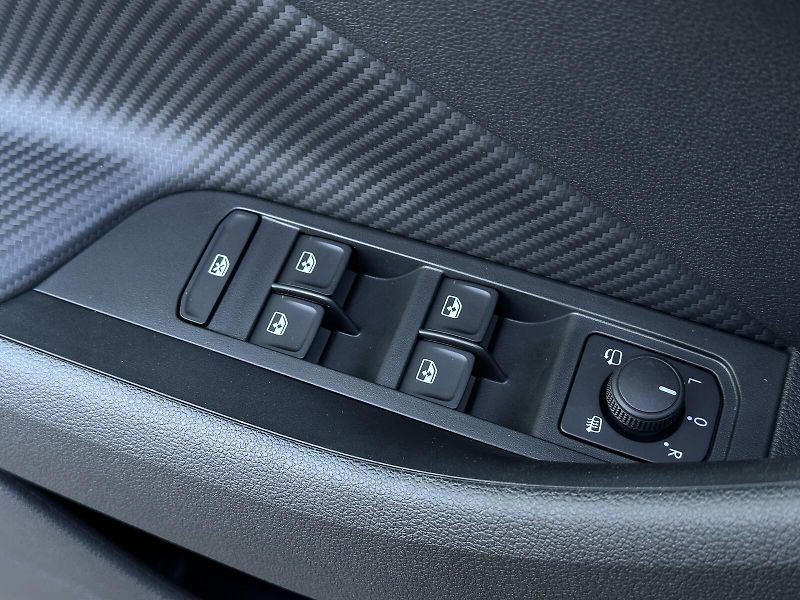 Škoda Kamiq 1.5TSi DSG Monte Carlo 150PS M - fotka 12 z 35