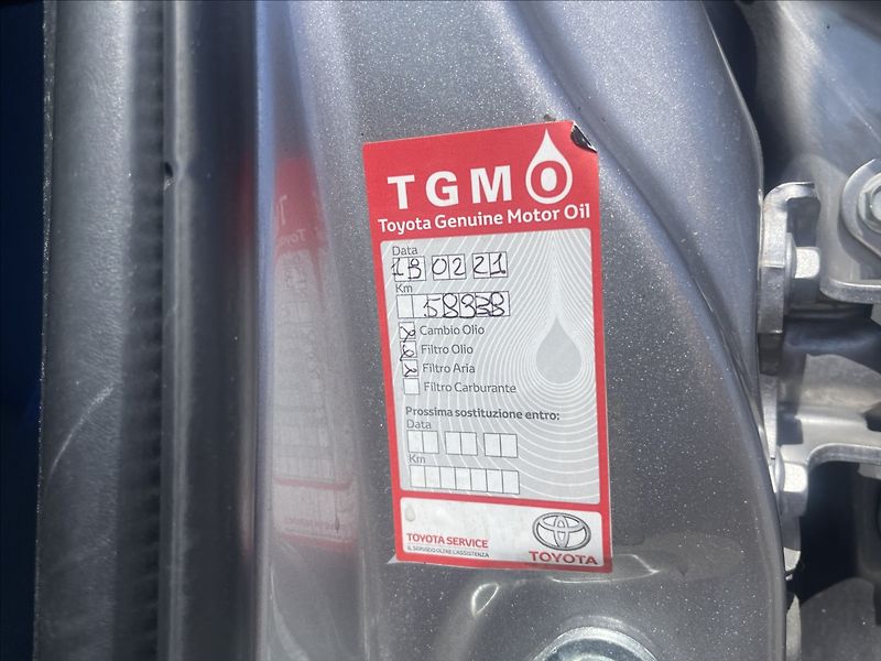 Toyota C-HR 1,8 i 72kw Hybrid e-CVT - fotka 25 z 34