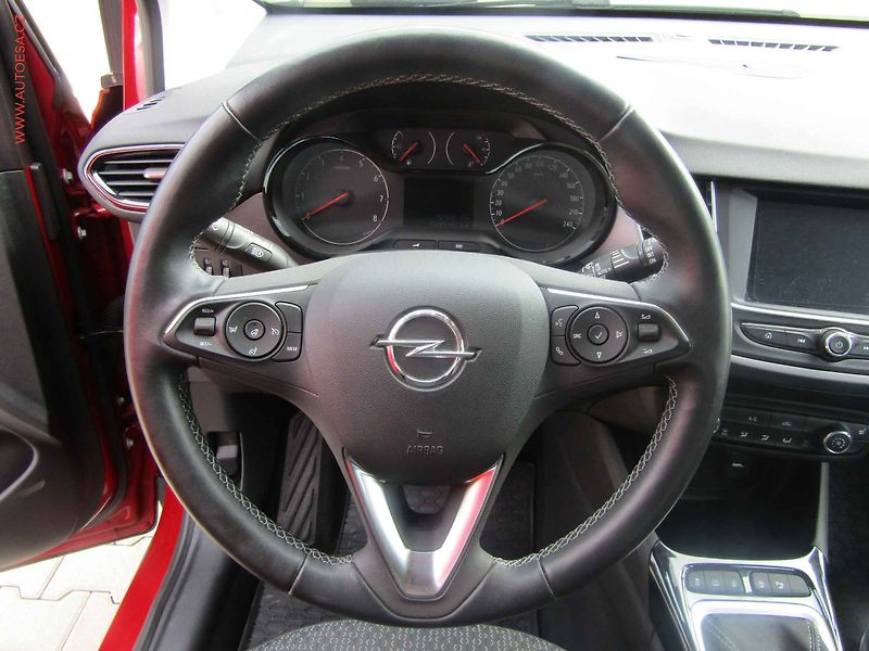 Opel Crossland (2024) 1.2T, 1.maj,ČR, AC, TZ - fotka 17 z 19
