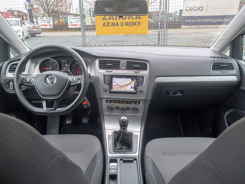 Volkswagen Golf (2014) 12/14 1.6TDI 77KW – NAVIGACE - fotka 13 z 61