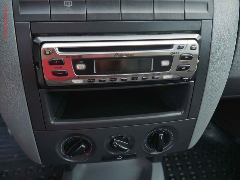 Škoda Fabia (2003) 1.2i, ČR, TZ, El.okna - fotka 11 z 14