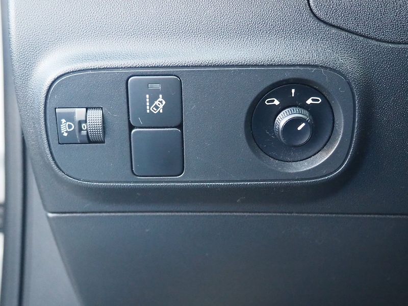 Citroën C3 (2017) 1.2 PureTech, Tažné - fotka 21 z 34
