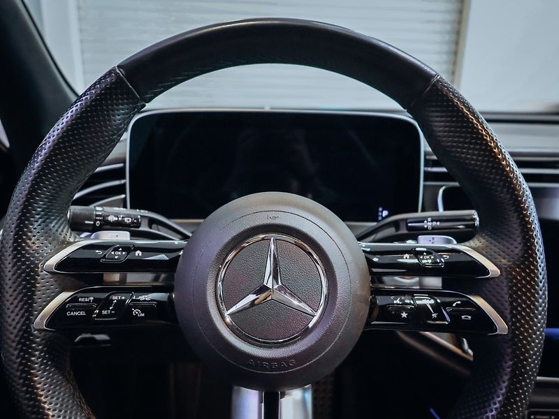 Mercedes-Benz Třídy E E 450 4MATIC 280 kW AMG - fotka 14 z 38