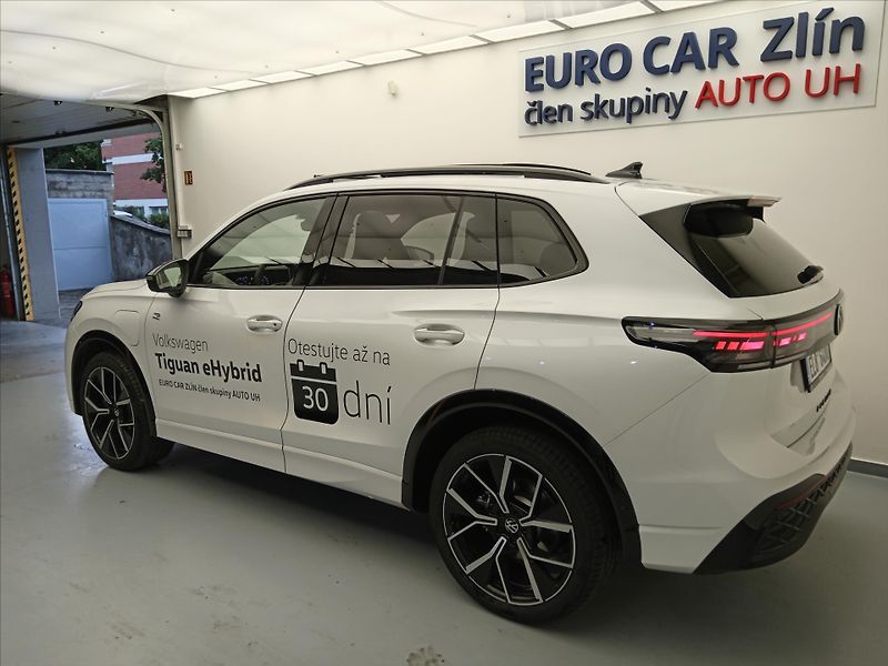 Volkswagen Tiguan 1,5 RLine People 200kW eHybrid - fotka 4 z 20