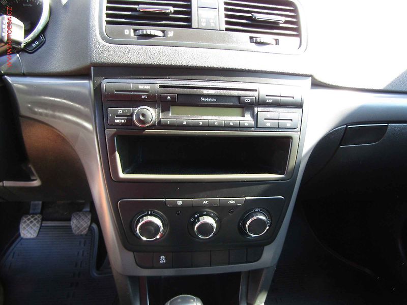 Škoda Yeti (2012) 1.4 TSI, ČR, AC, TZ - fotka 10 z 15