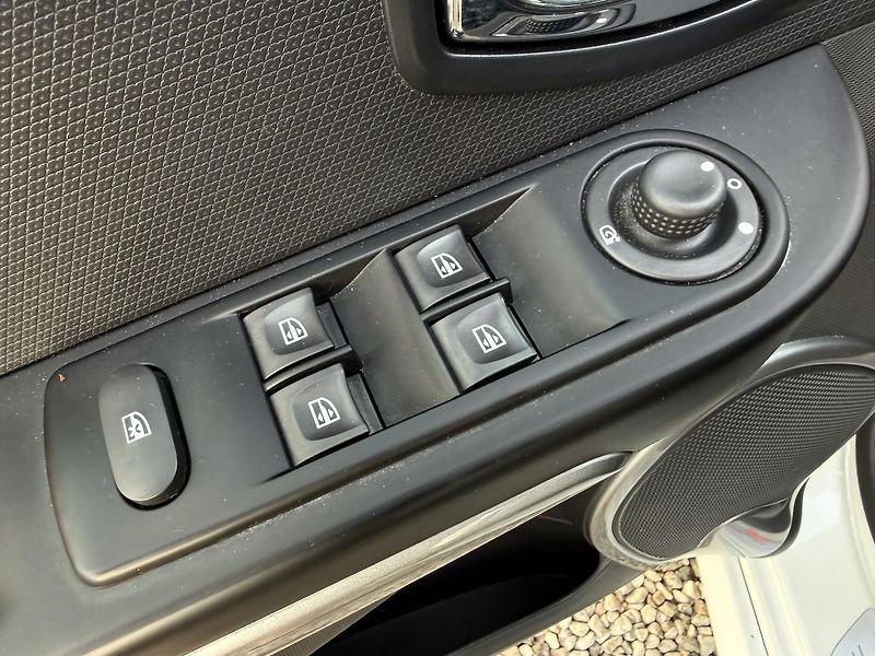 Renault Clio RS 200 GP Automat REZERVACE - fotka 17 z 42