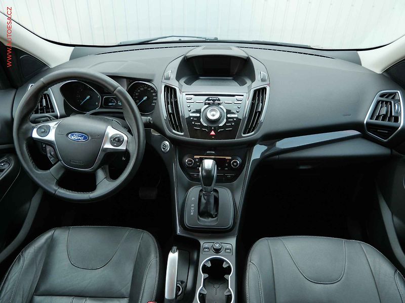 Ford Kuga (2013) 2.0 TDCi 4x4, AT, navi, kůže - fotka 7 z 20