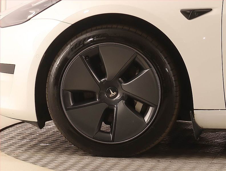 Tesla Model 3 (2021) Std Range Plus LFP, SoH 93% - fotka 14 z 33