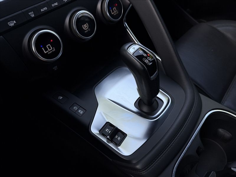 Jaguar E-Pace 2.0 D180 První majitel ČR - fotka 18 z 27