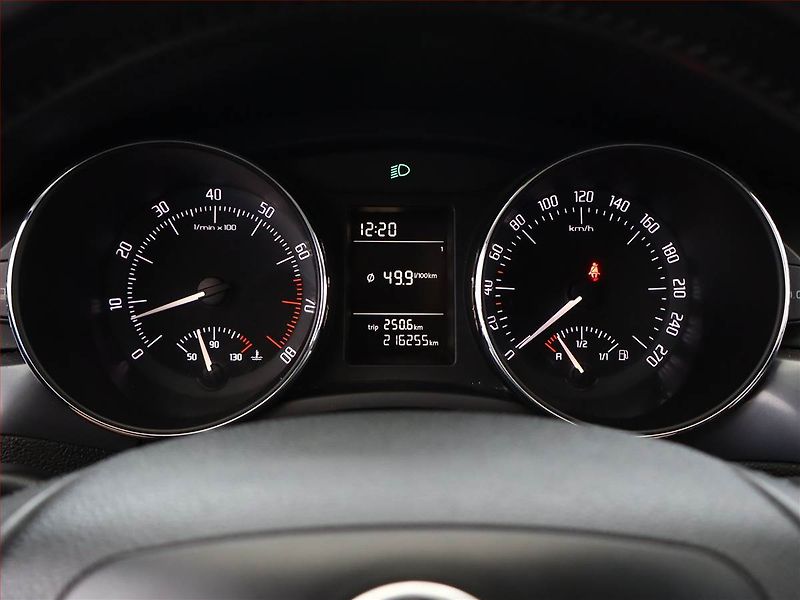 Škoda Superb (2011) 1.4 TSI - fotka 9 z 14