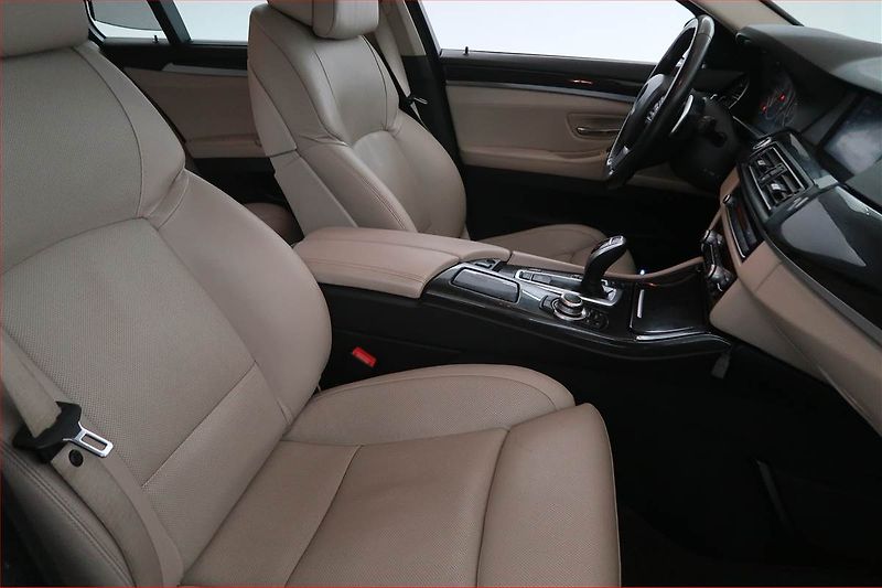 BMW Řada 5 (2010) 530d, Automat, Navi, Bi-Xenony - fotka 9 z 19