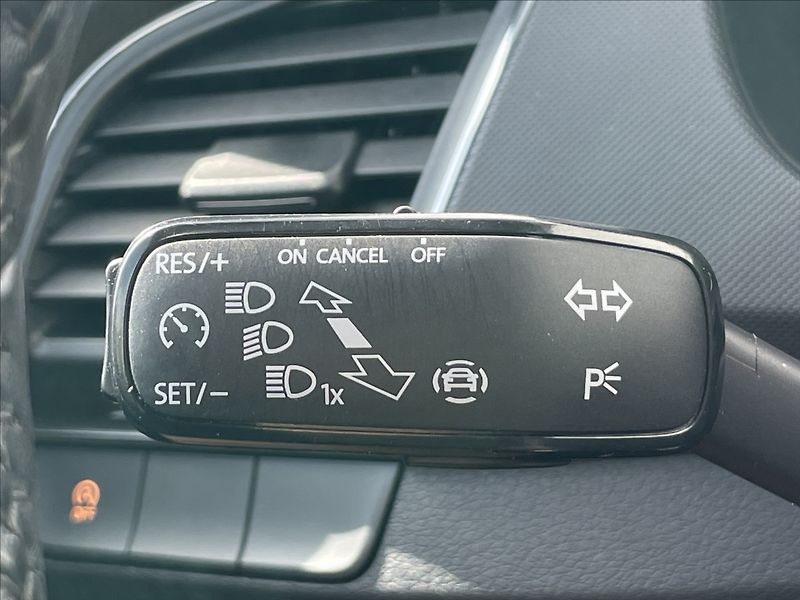 Škoda Fabia 1,0 TSI Combi Ambition Tour - fotka 11 z 23