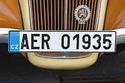 Krása a elegance starých strojů na veteránské vyjížďce plzeňského Veteran Car Clubu v Radobyčicích.