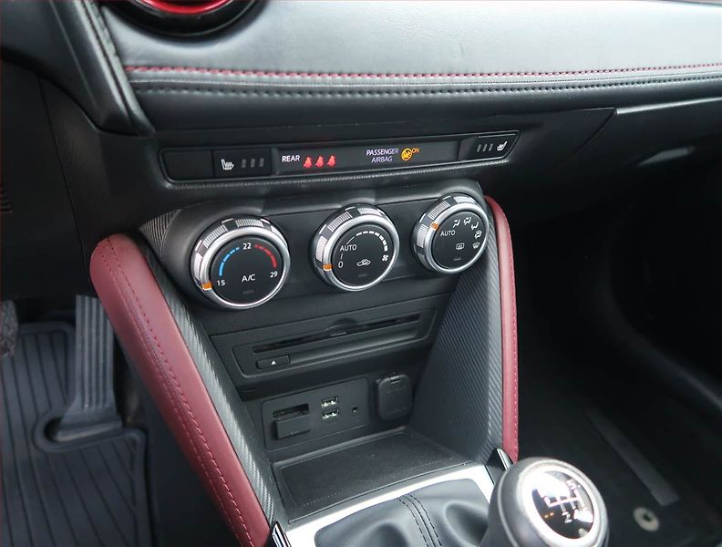 Mazda CX-3 (2015) 2.0 Skyactiv-G, 4X4 - fotka 16 z 18