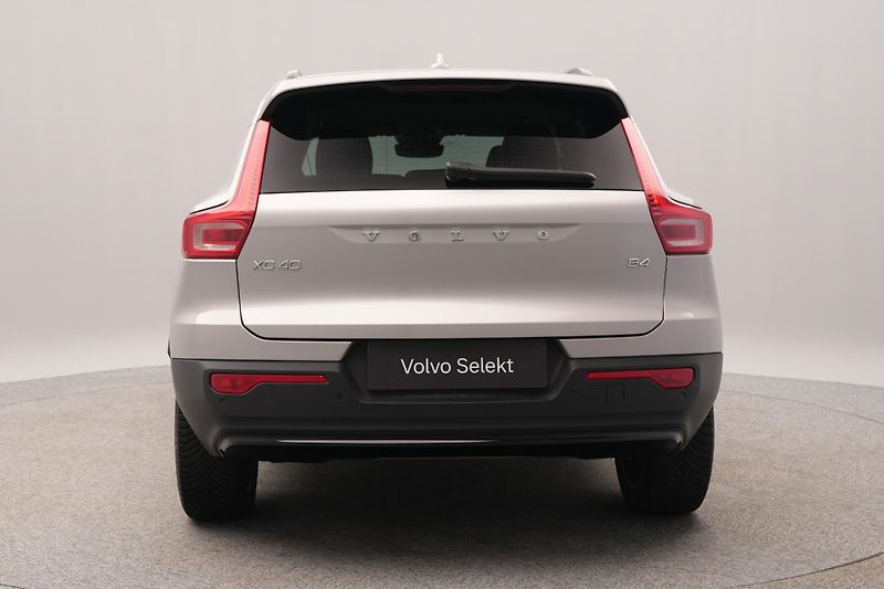 Volvo XC40 B4 DARK PLUS AUT CZ 1.maj - fotka 10 z 46
