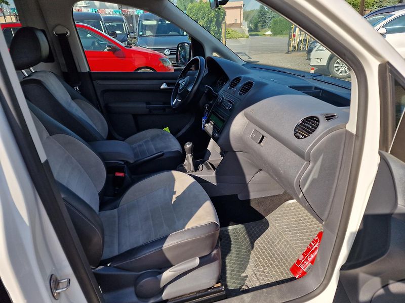 Volkswagen Caddy 1,6TDI EDITION 30 TAŽNÉ  - fotka 11 z 20