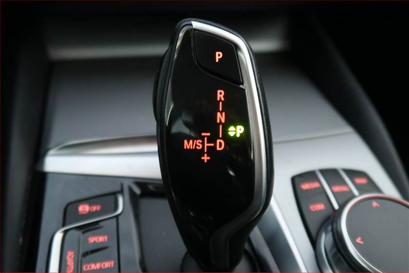 BMW Řada 6 (2018) Sport Line 630i GT - fotka 16 z 21