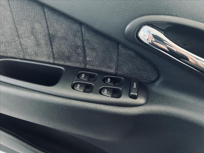 Alfa Romeo 156 2,0   16V TWIN SPARK 114kW,ČR - fotka 10 z 17