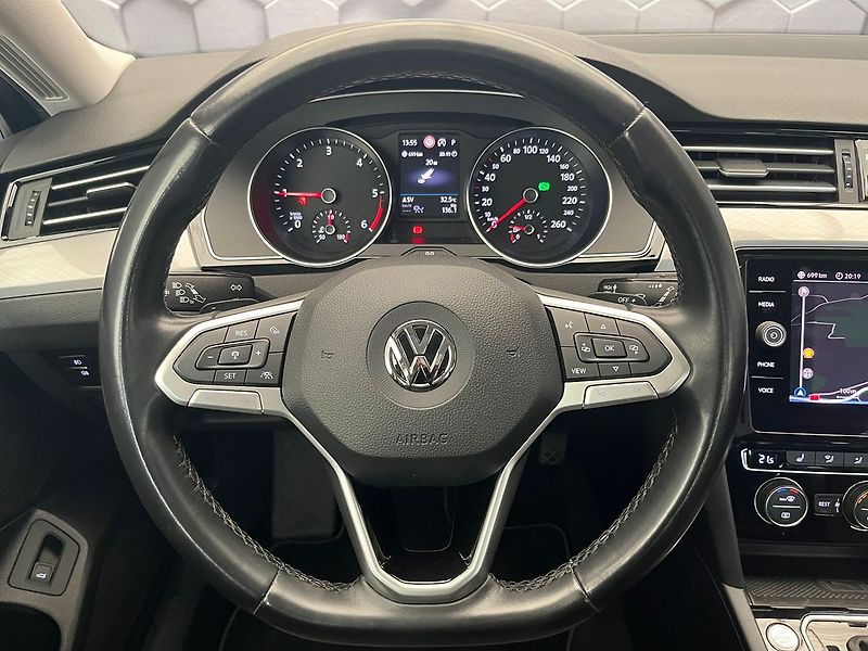 Volkswagen Passat 2.0 TDi LED SVĚTLA, rezervace - fotka 11 z 96