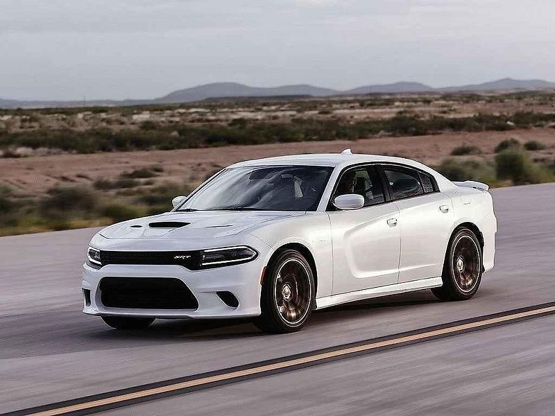 Dodge Charger SRT Hellcat.