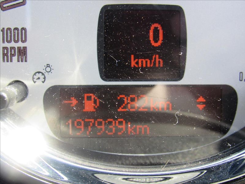 Mini Cooper 1,6 i 90kW Roadster Cabrio - fotka 15 z 43