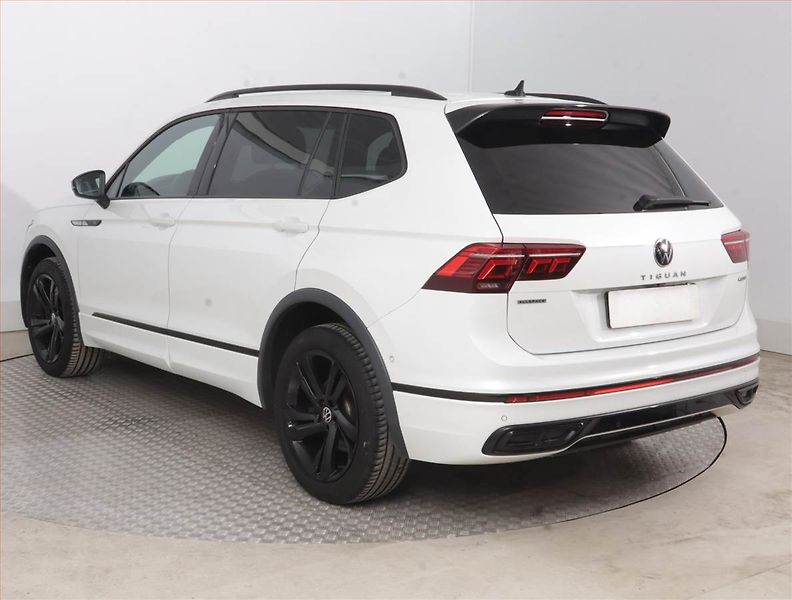 Volkswagen Tiguan Allspace (2022) R-Line 2.0 TSI - fotka 4 z 18