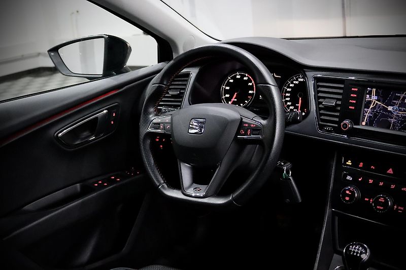 Seat Leon 1.4 TSI 92 kW - fotka 16 z 34
