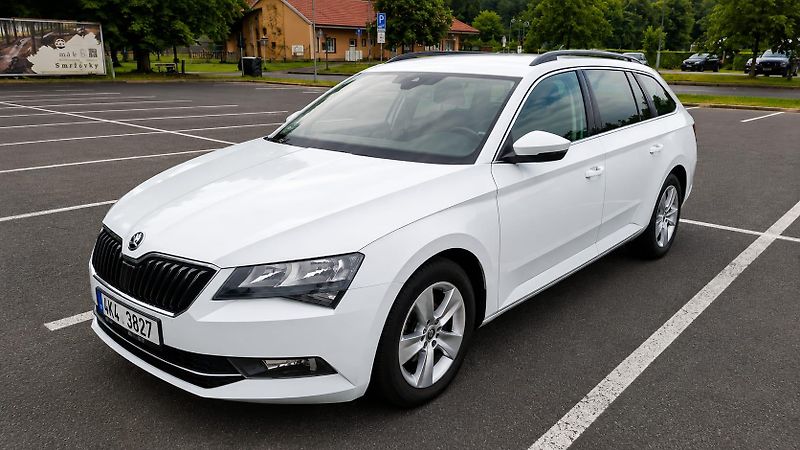 Škoda Superb (2017) 2.0 TDI nové rozvody - fotka 2 z 9