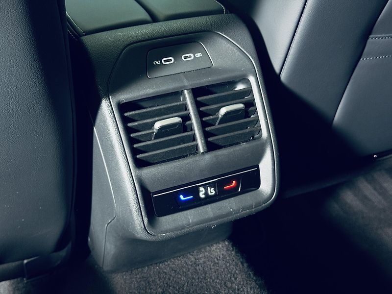 Volkswagen Passat (2025) 1.5Tsi*TAŽ*MASAŽE*360°KAMERY* - fotka 34 z 37