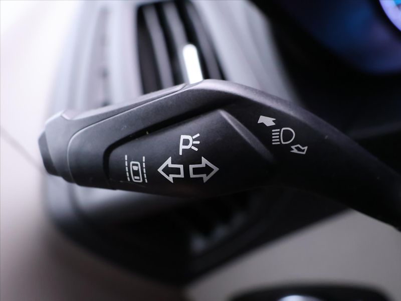 Ford Tourneo Connect 1,5 TDCI Titanium CZ Panorama - fotka 21 z 38