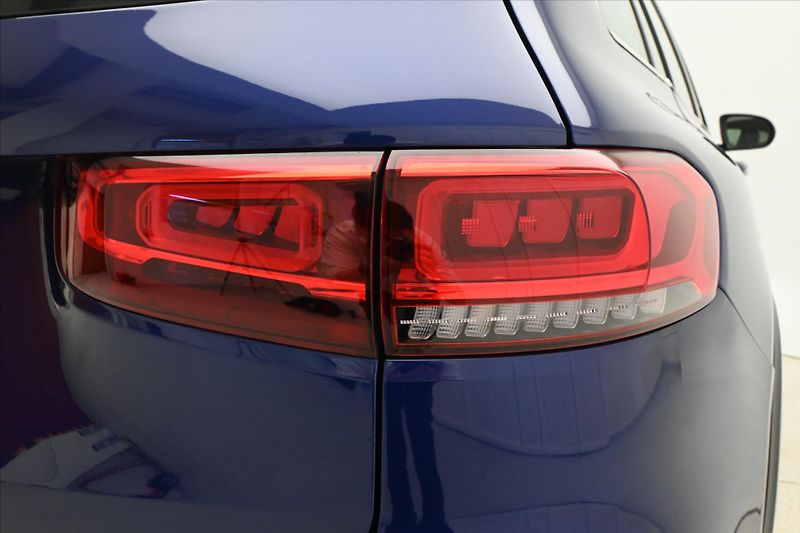 Mercedes-Benz GLB 2,0 220d 140kW 4MATIC Záruka a - fotka 30 z 31