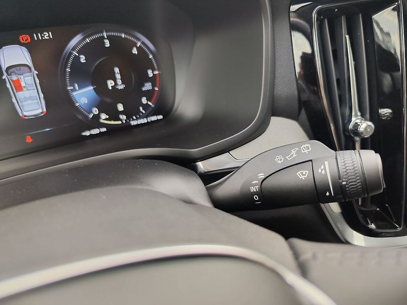Volvo V60 B4 2.0/145kW Inscription AT - fotka 31 z 37