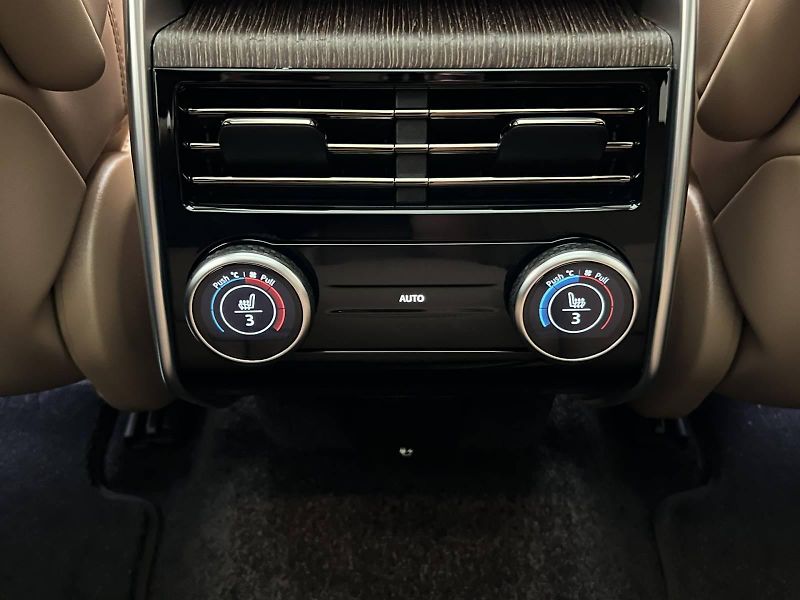 Land Rover Range Rover P460e AUTOBIOGRAPHY REZERVACE - fotka 28 z 61