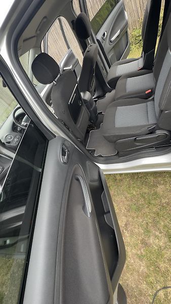 Ford Galaxy (2011) 7x míst  - fotka 16 z 16