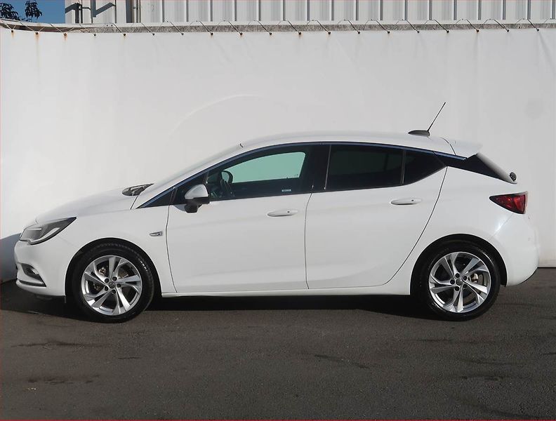 Opel Astra (2016) Innovation 1.4 T, Serv.kniha - fotka 3 z 18