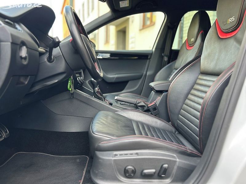 Škoda Octavia 2.0TSi RS ČR - fotka 14 z 24