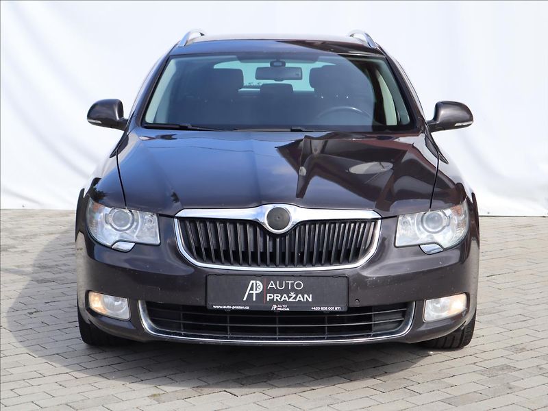 Škoda Superb 2,0 TDi 4x4 Elegance Navi CZ - fotka 2 z 34