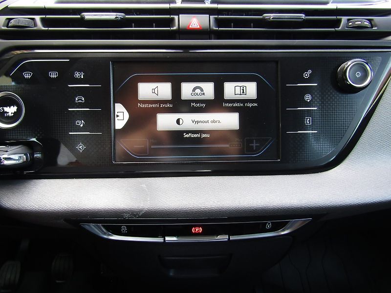 Citroën C4 Picasso (2015) 1.6 HDI 88kW PLNÁ VÝBAVA - fotka 36 z 40
