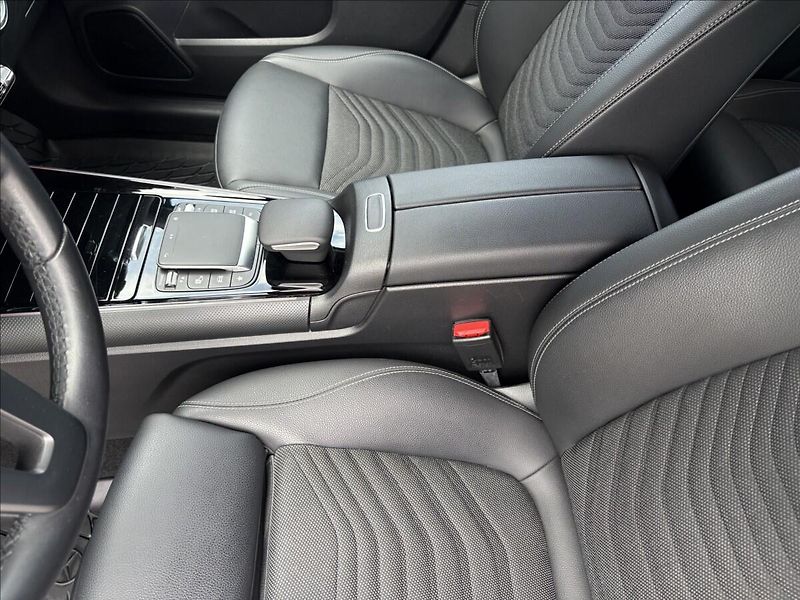 Mercedes-Benz GLA 250 e EQ Plug- in Hybrid - fotka 21 z 33
