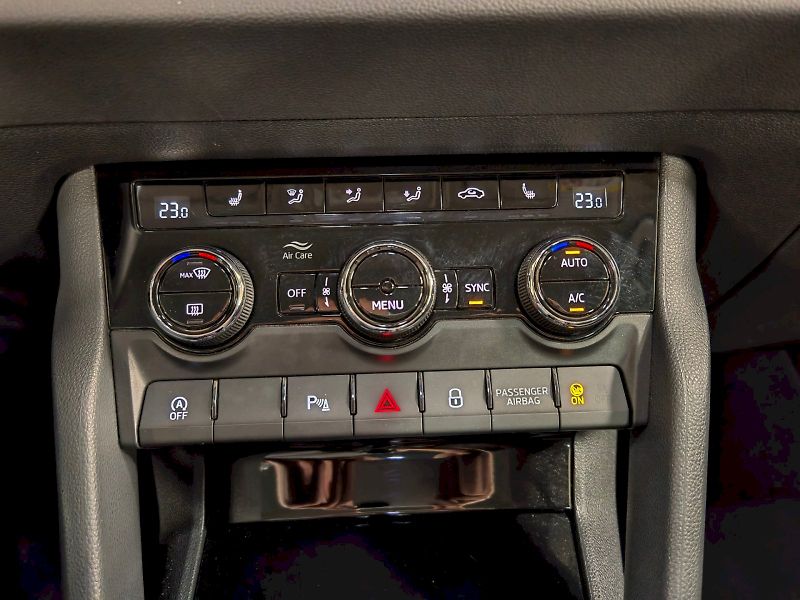 Škoda Karoq (2020) 1.5 TSI 110kW Style - fotka 16 z 29
