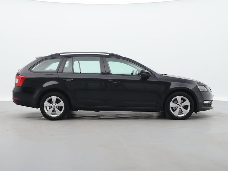 Škoda Octavia 1,5 TSI 110kW Ambition DSG CZ - fotka 8 z 28