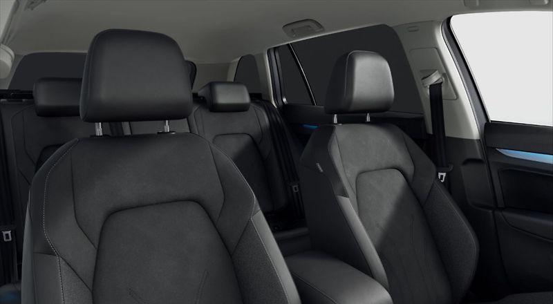 Volkswagen Golf Variant (2026) 1,5 eTSI 7DSG mHEV  People - fotka 7 z 9