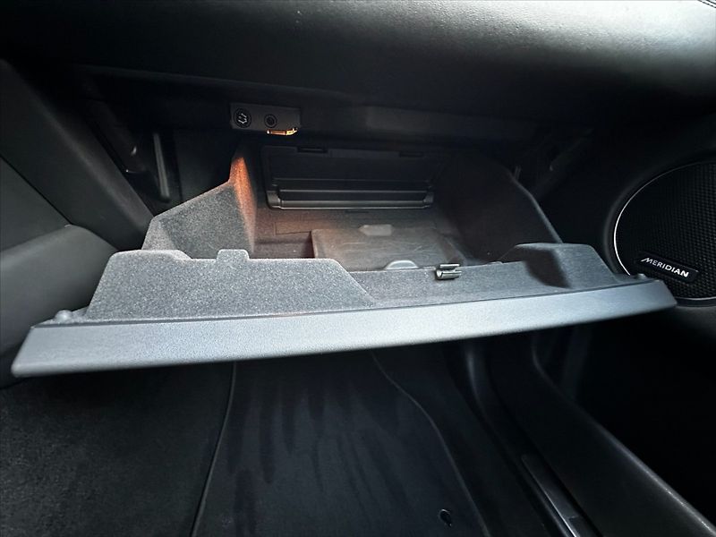 Land Rover Discovery Sport 2,0 D150 AWD 110kW HSE SERVIS! - fotka 37 z 50