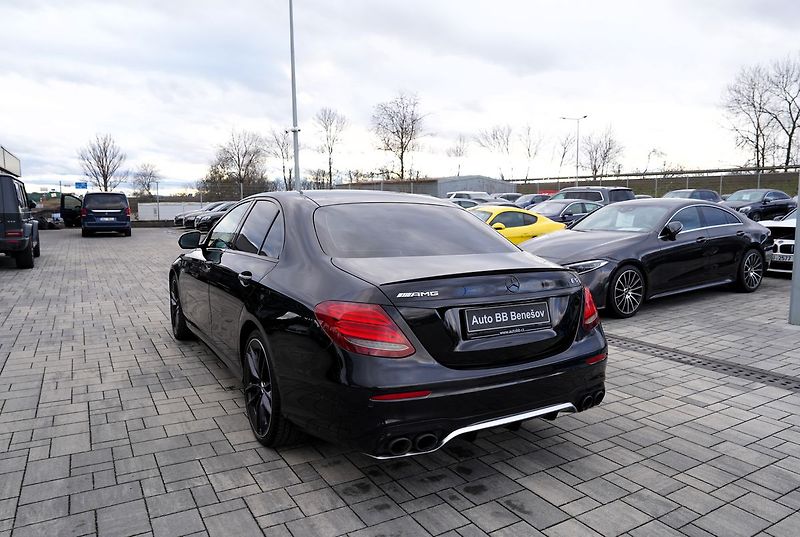 Mercedes-Benz Třídy E E 53 AMG 4Matic+/440PS - fotka 4 z 48
