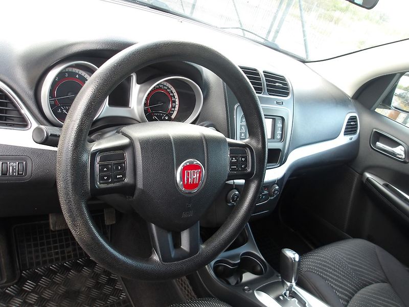 Fiat Freemont 2,4i LPG+BENZIN ! AUT ! 7 MÍST - fotka 16 z 33