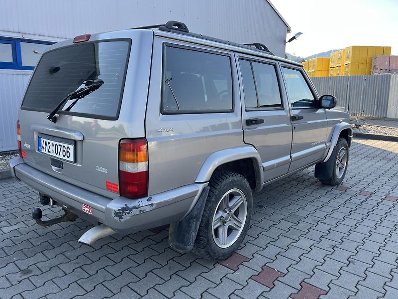 Jeep Cherokee (2000) 2.5 TD - fotka 6 z 14