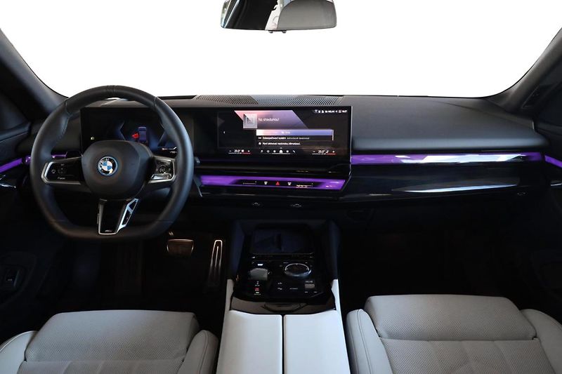 BMW i5 xDrive 40 - fotka 5 z 32