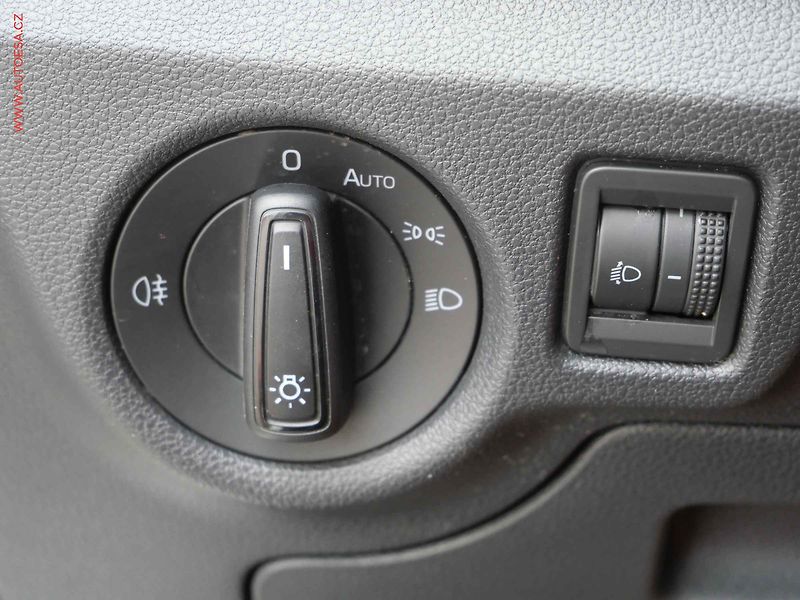 Škoda Kamiq (2022) 1.0 TSi, ČR, Ambition - fotka 12 z 19