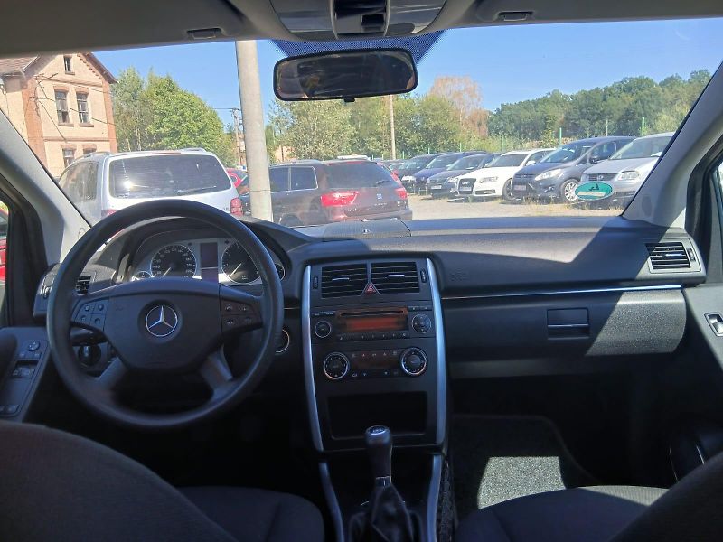 Mercedes-Benz Třídy B 170i, nová STK, celoroční pneu - fotka 26 z 36